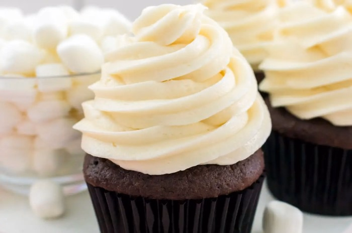 Simple Marshmallow Fluff Frosting Recipe